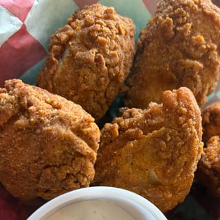 Boneless wings and fries